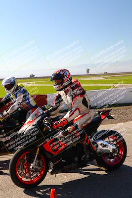 media/Feb-11-2024-TrackDaz (Sun) [[0c6448d9ff]]/Group B/Grid and Front Straight/